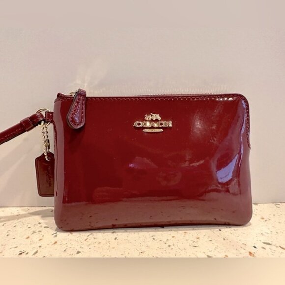 COACH New York Patent Leather Wristlet Clutch Zip Bag in Bordeaux Red - Picture 3 of 10